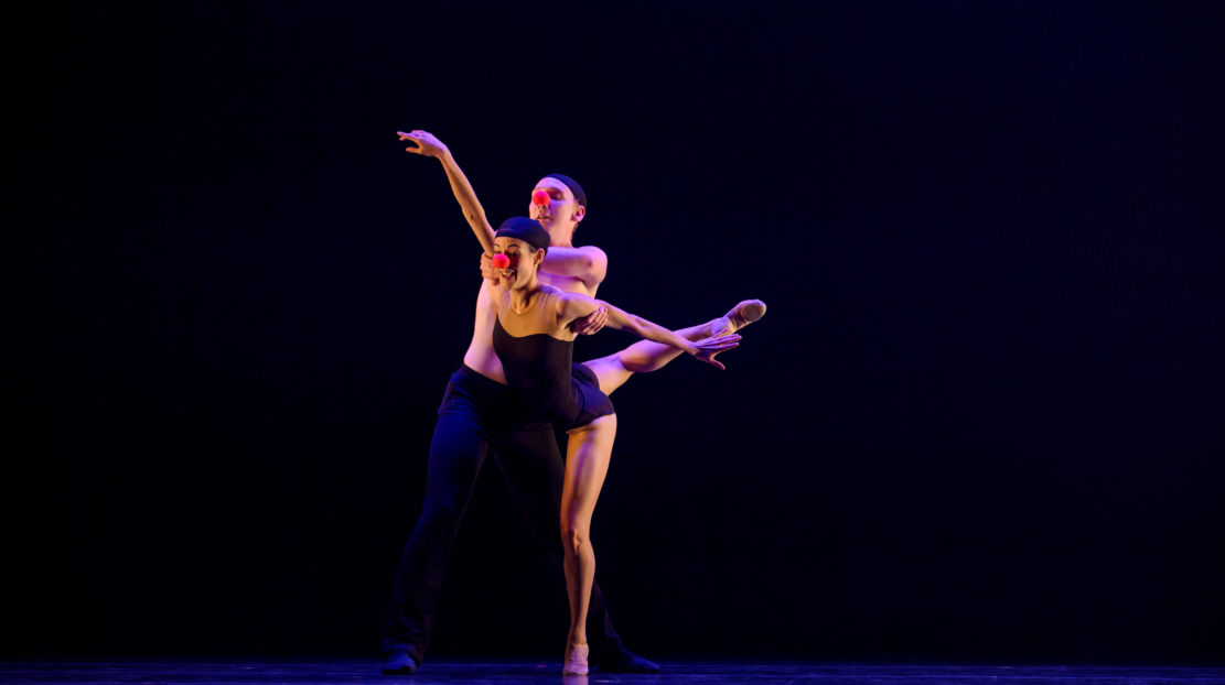 Two dancers performing Mariana Oliveira's choreography.